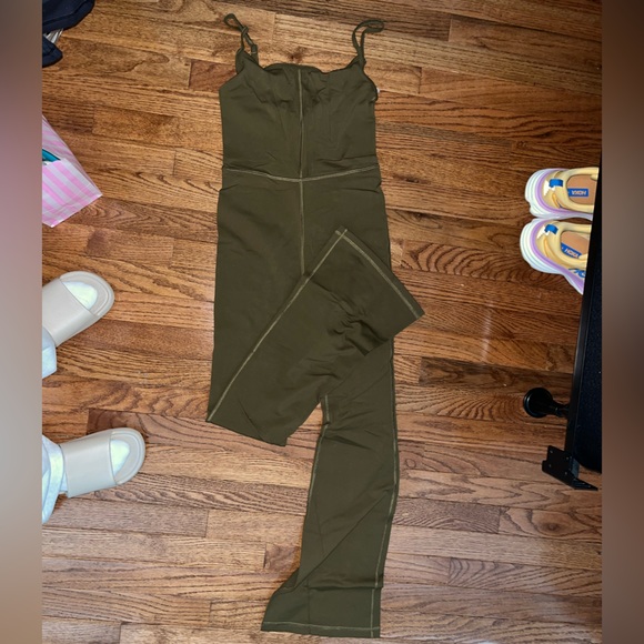 Aritzia Wilfred Free Divinity Flare Jumpsuit - Picture 2 of 2